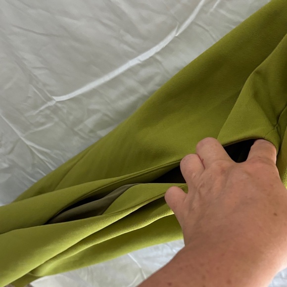 Forever unique One-Shoulder Green Maxi Dress - Picture 5 of 9